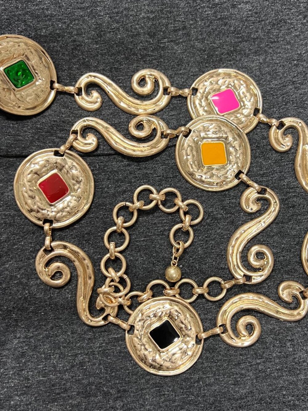 Statement belt gold medallion metal resin inlay adjustable chain belt max 38"